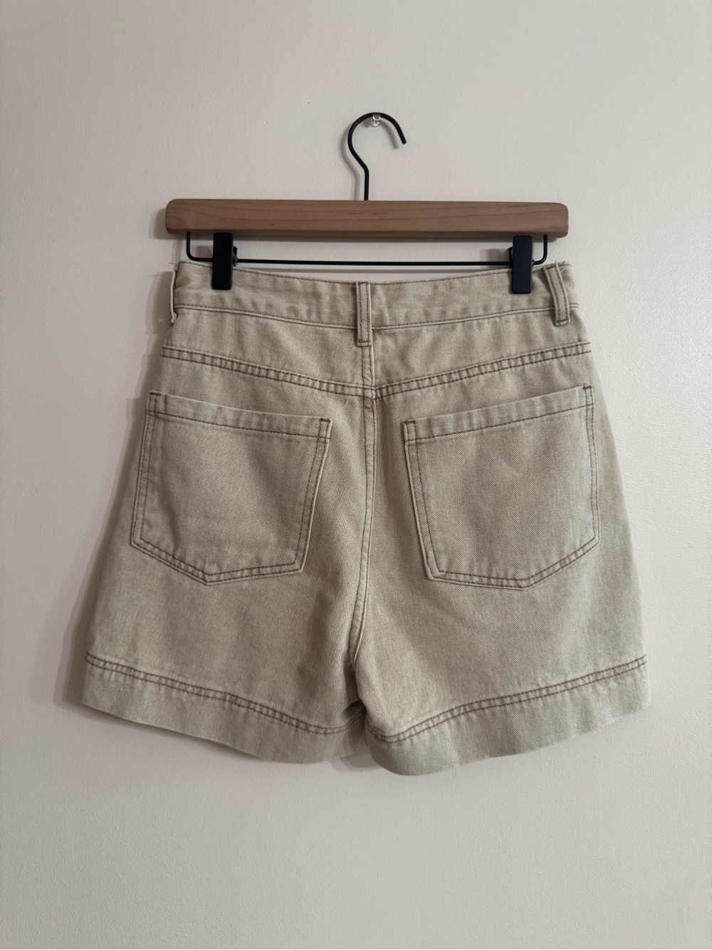 LIVESSO shorts - Picture 2 of 4